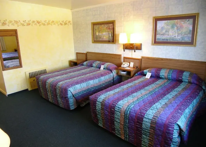 Holiday Lodge Motel